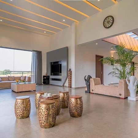 Stayvista'S Le Bon Horizon - Hillside Elegance With Chic Interiors, Poolside Serenity & Picturesque Gazebo - Proximity To Sula Nāsik Eksteriør bilde