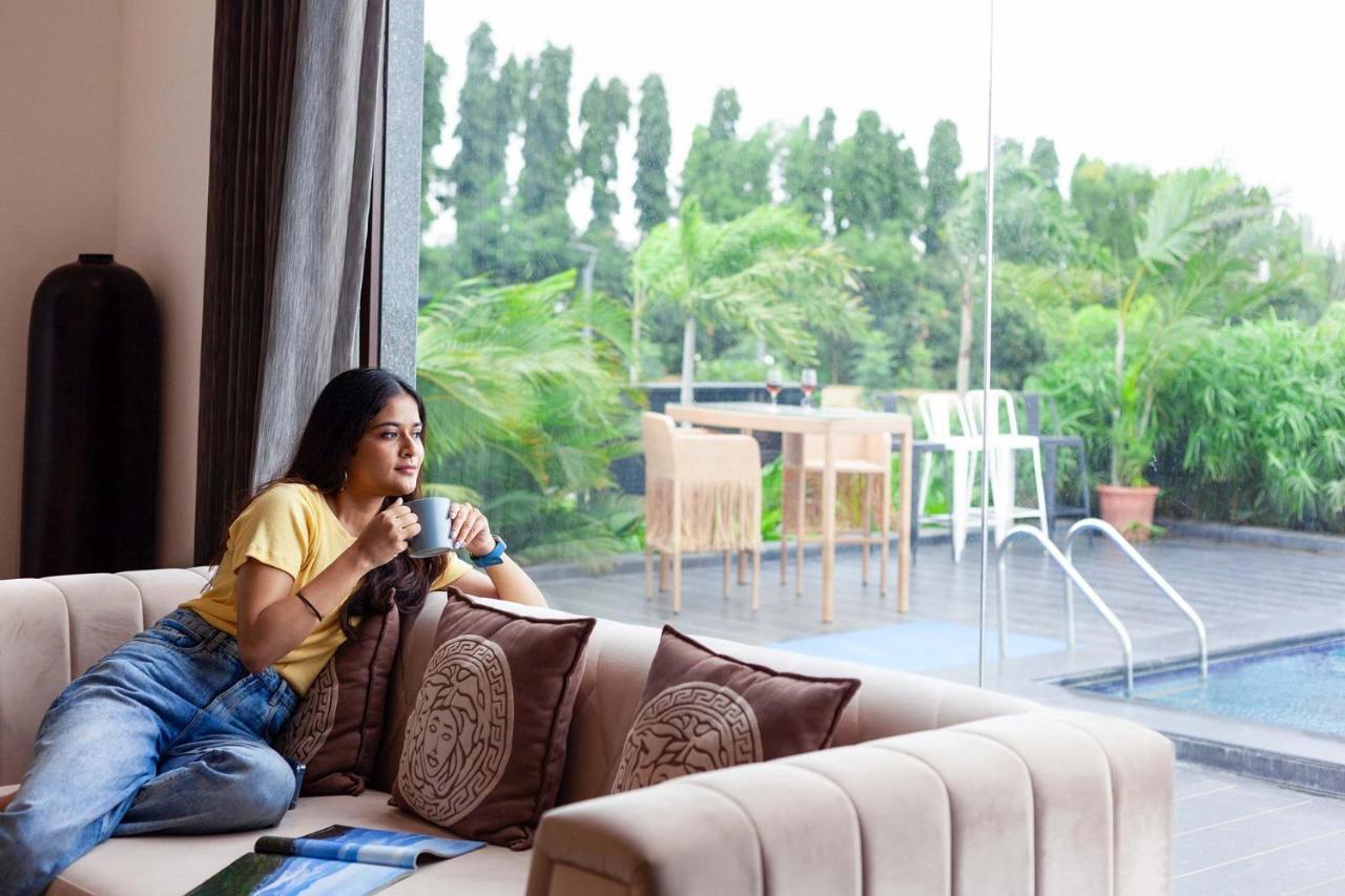 Stayvista'S Le Bon Horizon - Hillside Elegance With Chic Interiors, Poolside Serenity & Picturesque Gazebo - Proximity To Sula Nāsik Eksteriør bilde