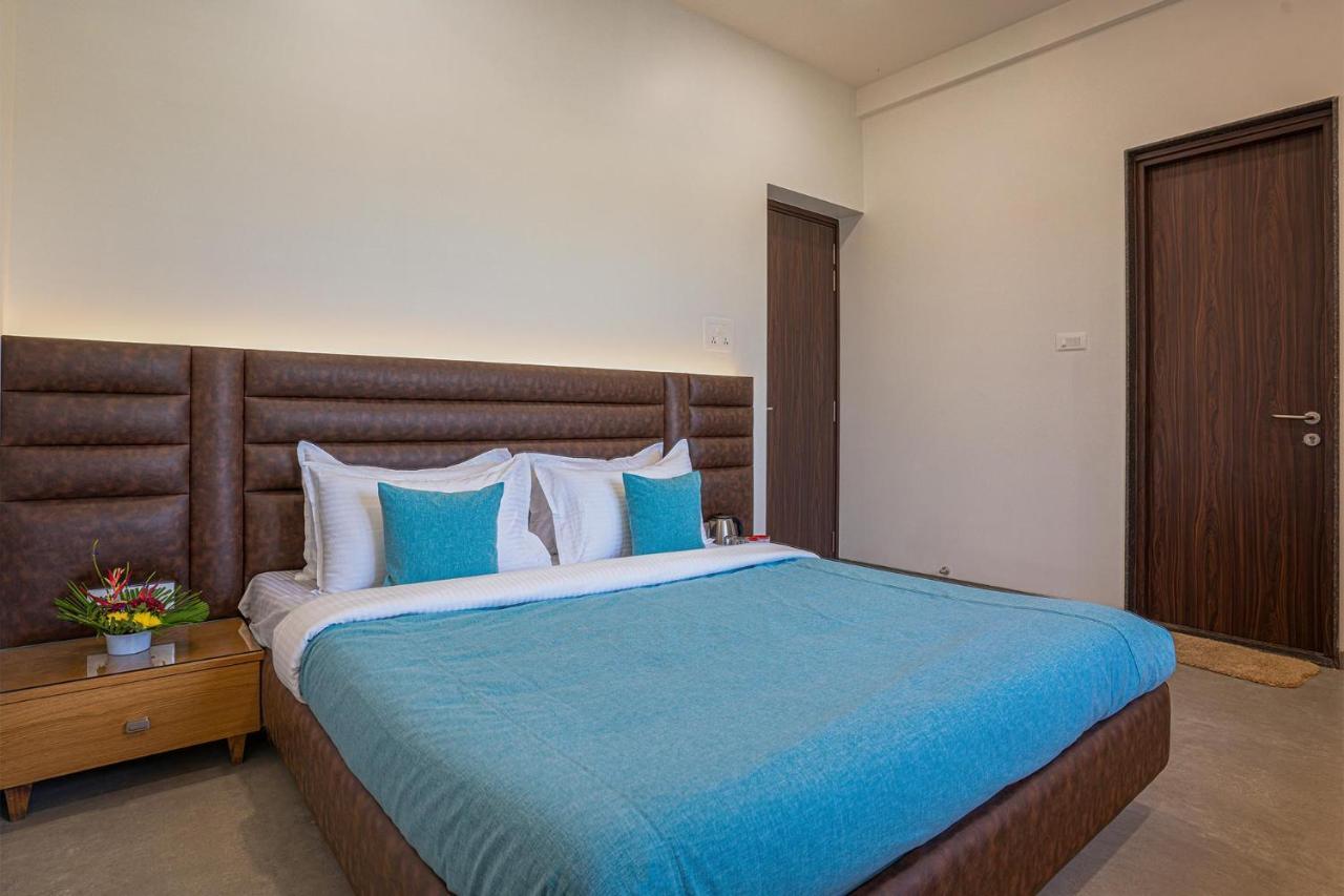 Stayvista'S Le Bon Horizon - Hillside Elegance With Chic Interiors, Poolside Serenity & Picturesque Gazebo - Proximity To Sula Nāsik Eksteriør bilde
