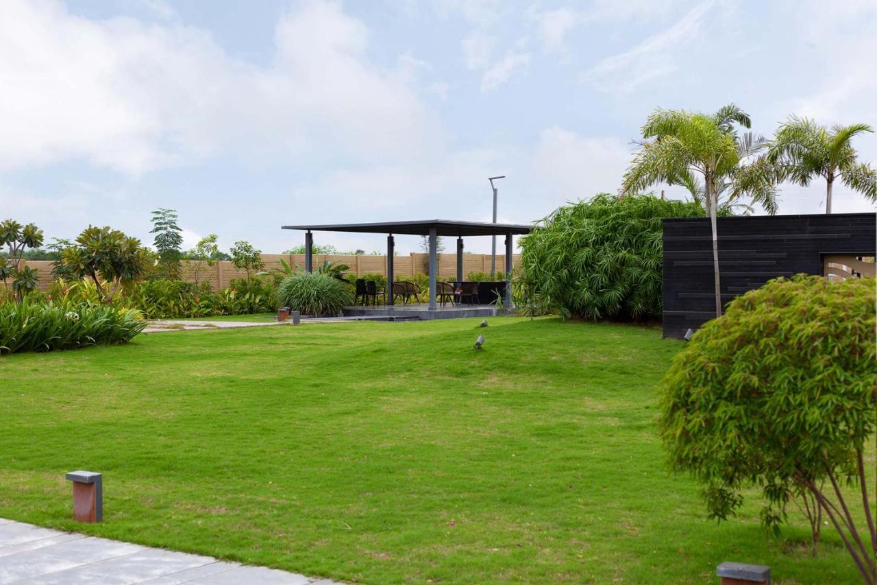 Stayvista'S Le Bon Horizon - Hillside Elegance With Chic Interiors, Poolside Serenity & Picturesque Gazebo - Proximity To Sula Nāsik Eksteriør bilde
